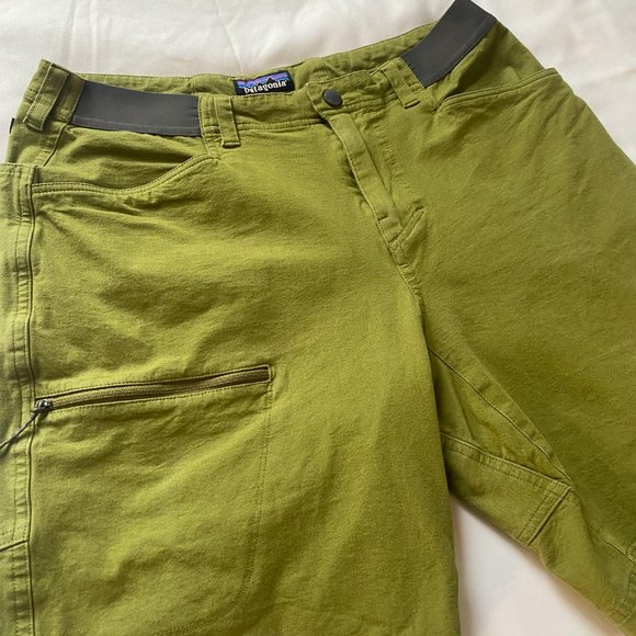 Patagonia Venga Rock Shorts (Green) - Picture 2 of 5